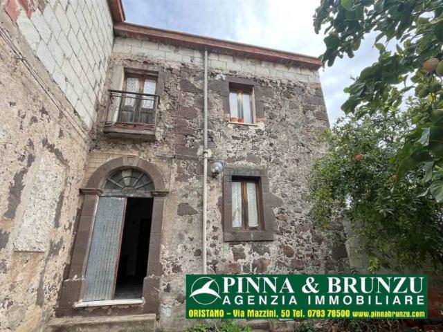 Villa a schiera in vendita a Seneghe via Cavour 11
