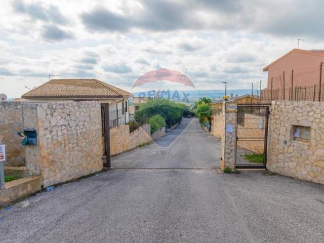 Villa a schiera in vendita a Siracusa, Belvedere
