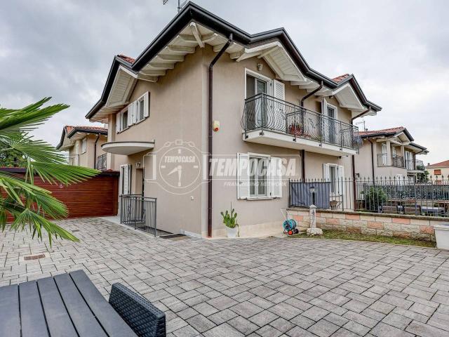 Villa a schiera in vendita a Somma Lombardo