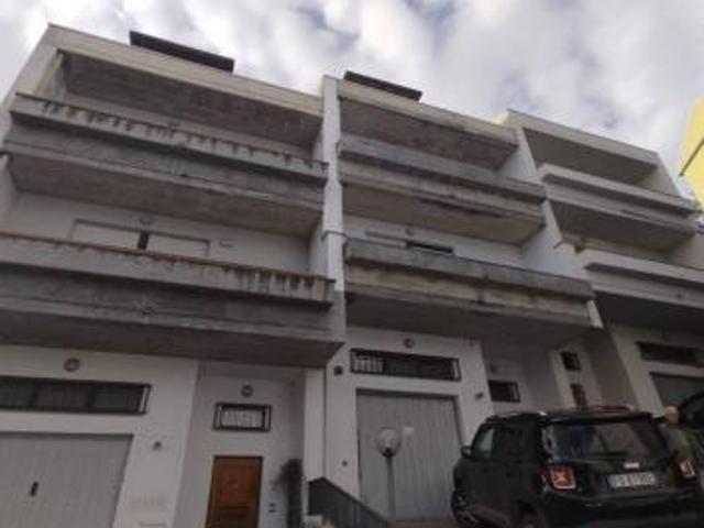 Villa a schiera in vendita a Teramo 6 locali 245mq