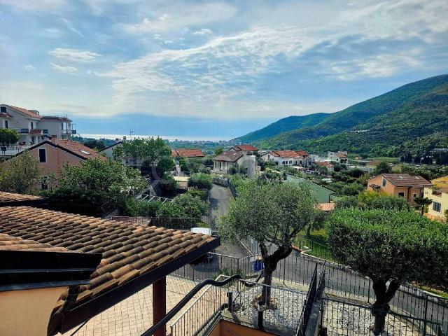 Villa a schiera in vendita a Toirano via Maccagne, 27