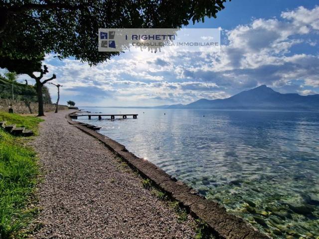 Villa a schiera in vendita a Torri del Benaco