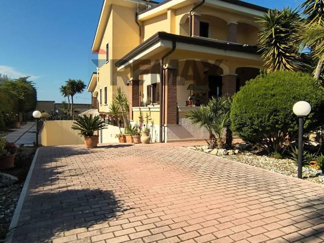 Villa a schiera in vendita a Trani via monte d'alba, 48