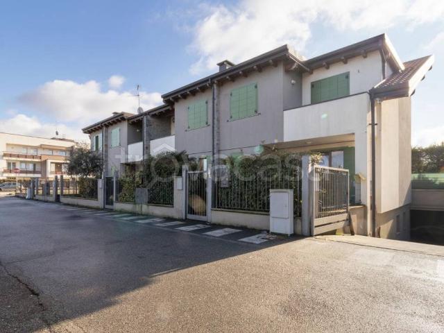 Villa a schiera in vendita a Vanzaghello via Ragazzi del '99, 25