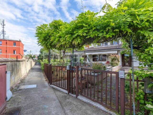 Villa a schiera in vendita a Verona via galileo galilei, 114, San Pancrazio