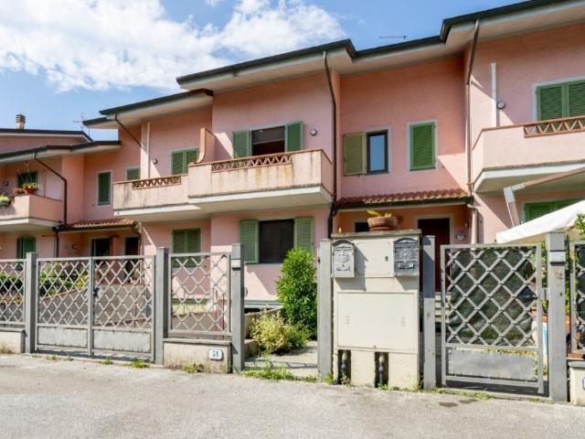 Villa a schiera in vendita a Vittoria Apuana, Forte dei Marmi