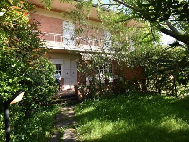 Villa a schiera in vendita a Vittoria Apuana, Forte dei Marmi