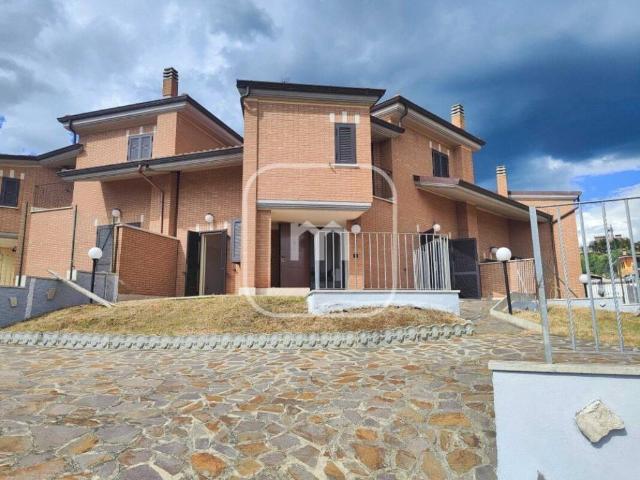 Villa a schiera in vendita ad Albano Laziale via Olivella
