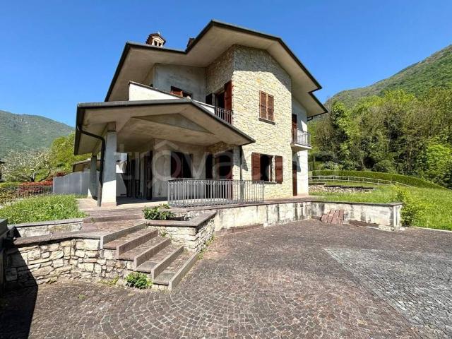 Villa a schiera in vendita ad Albino via Favallo