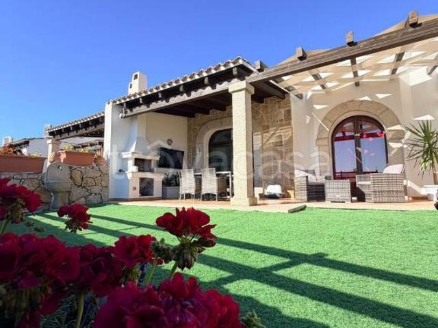 Villa a schiera in vendita ad Alghero via Carrabuffas