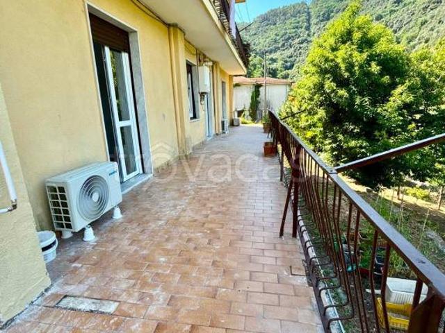Villa a schiera in vendita ad Ameglia