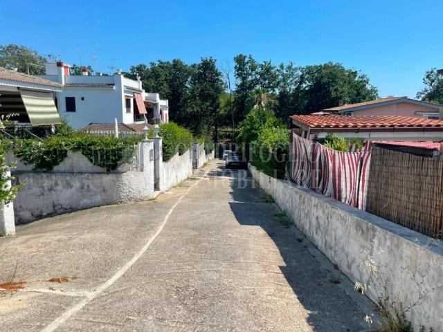 Villa a schiera in vendita ad Anzio via del Biancospino, Lido Dei Pini