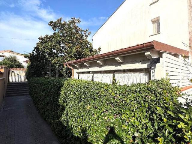 Villa a schiera in vendita ad Anzio via delle Margherite, Villaggio Giornalisti Poggio