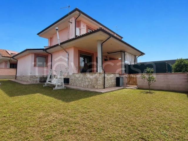 Villa a schiera in vendita ad Anzio via Monte Celio, 74, Cocchino