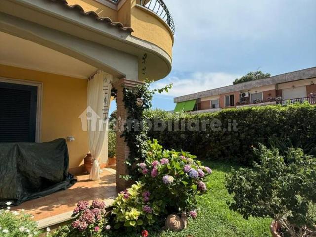 Villa a schiera Stradone Sant'Anastasio 49, Villaggio Giornalisti Poggio, Anzio