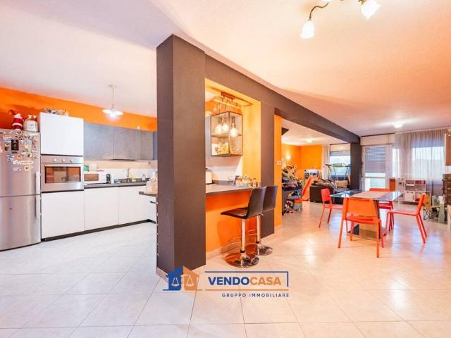 Villa a schiera piazza Carlo Alberto 8, Dogliani
