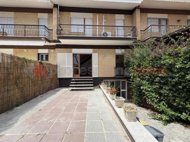 Villa a schiera Terracina. Rif.: Cod. rif 3322630VRG