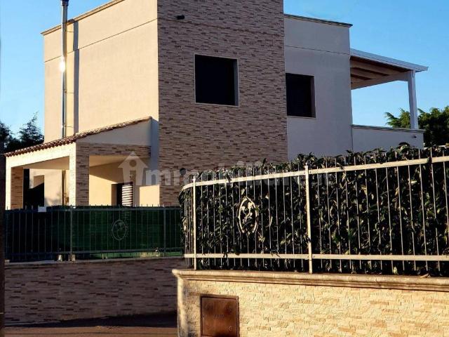 Villa a schiera via Arachidi 12, Leporano Marina, Leporano