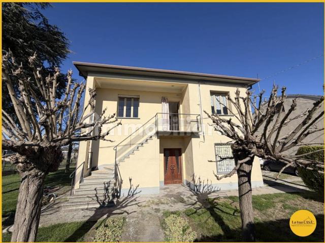 Villa a schiera via Castello 1/2, Argenta