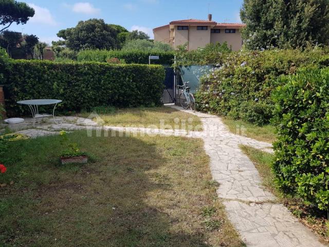 Villa a schiera via Cesenatico, Fregene, Fiumicino