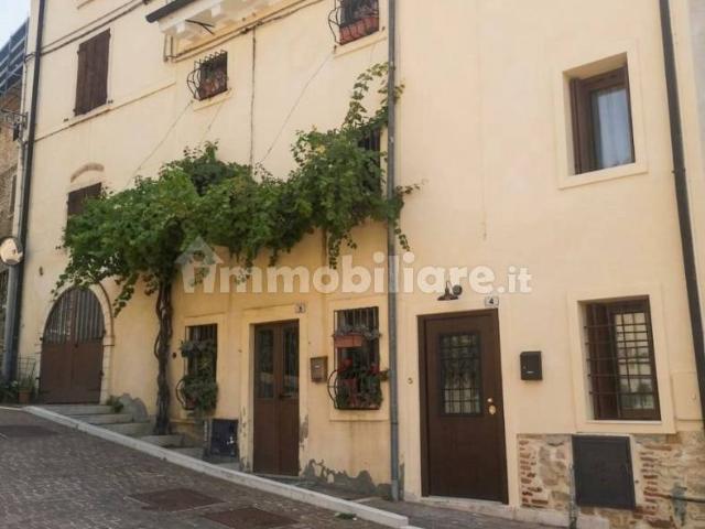 Villa a schiera via Covergnino 4, Centro, Soave