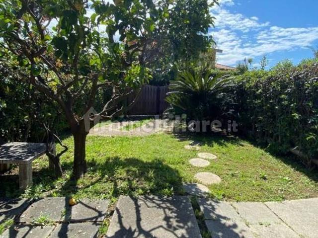 Villa a schiera via del Barracuda 1, Marina di San Nicola, Ladispoli