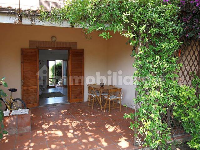 Villa a schiera via della Fattoria Romana, Marina Velca, Tarquinia
