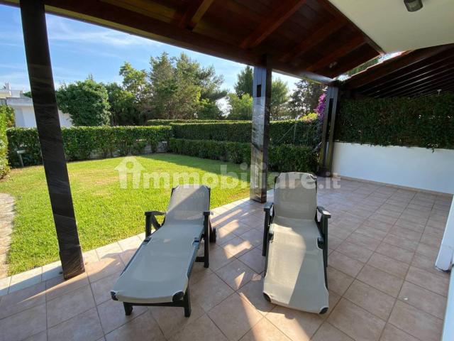 Villa a schiera via della Pineta, Specchiolla, Carovigno