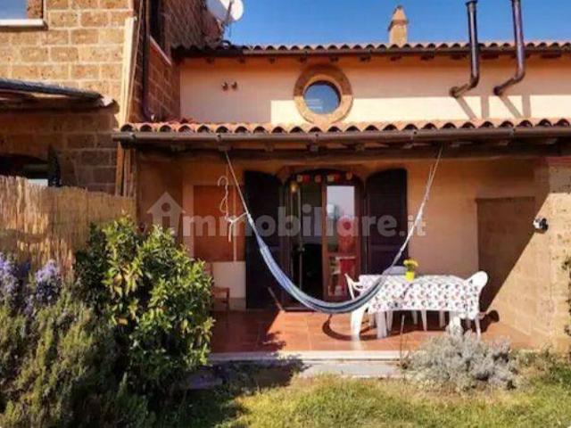 Villa a schiera via di Tarquinia 21, Canino