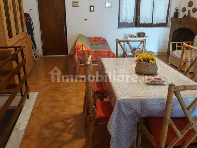 Villa a schiera via Domiziana, Sessa Aurunca