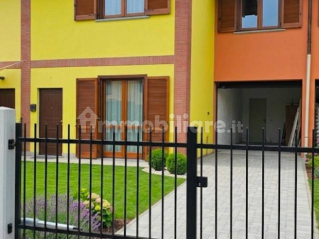 Villa a schiera via Don Guanella 110, Cadrezzate con Osmate