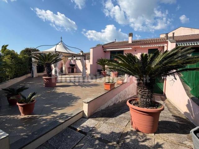 Villa a schiera via Flacca, Fondi
