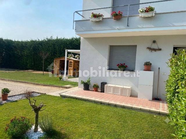 Villa a schiera via Genova 8b, Centro, Salzano