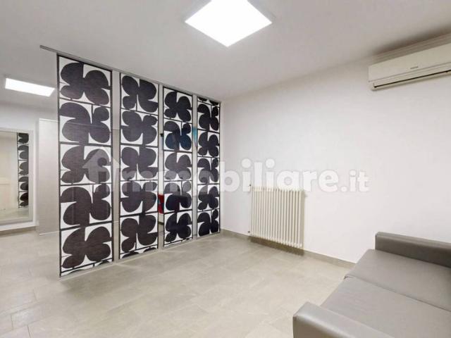 Villa a schiera via Lago di Como 33A, Campo Ascolano Villaggio Tognazzi, Pomezia