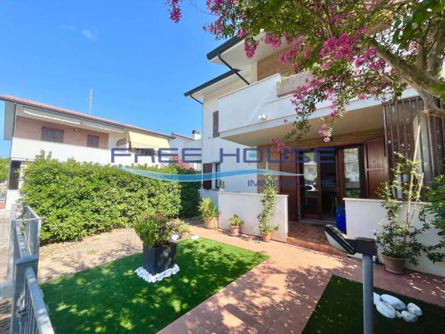 Villa a schiera via Pinarella 157, Pinarella, Cervia