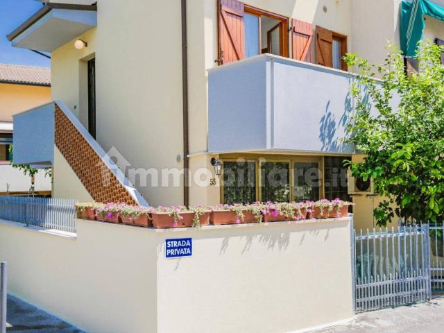 Villa a schiera via Po 55, Lungomare, Montemarciano