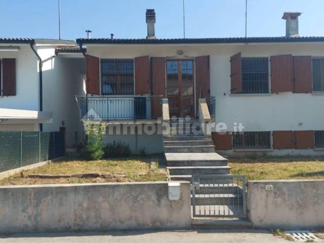 Villa a schiera via Roma, Altedo, Malalbergo