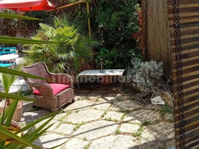 Villa a schiera via Tirso 27, Campo Ascolano Villaggio Tognazzi, Pomezia