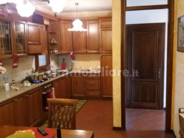 Villa a schiera via Ugo Foscolo, Centro, Spresiano