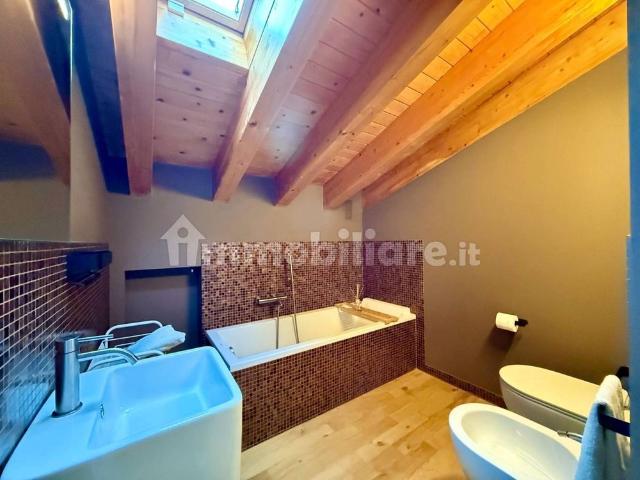Villa a schiera via Vittime delle Deportazioni, Adro