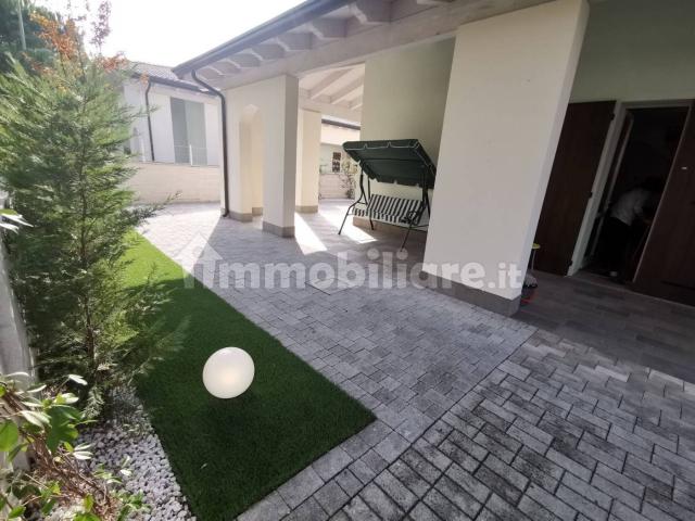 Villa a schiera viale Alpi Orientali Sud 84, Lido degli Scacchi, Lido di Pomposa, Comacchio