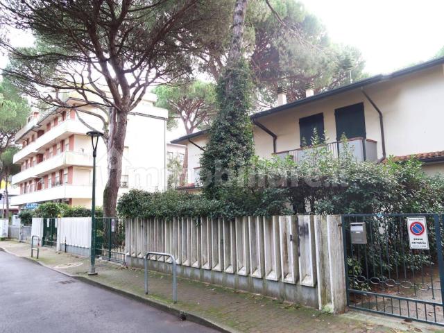 Villa a schiera viale Damiano Chiesa, Milano Marittima, Cervia