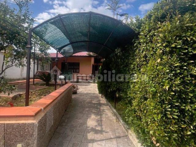 Villa a schiera viale Fiume Volturno, Bagnara Destra Volturno, Castel Volturno