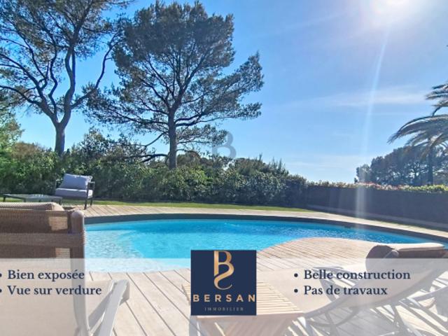 VILLA À VALESCURE PROCHE GOLFS AVEC PISCINE ET APPARTEMENT INDÉPENDANT EXCLUSIVITÉ