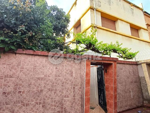 Villa à vendre 501 m², 5 chambres Lekrimat Casablanca
