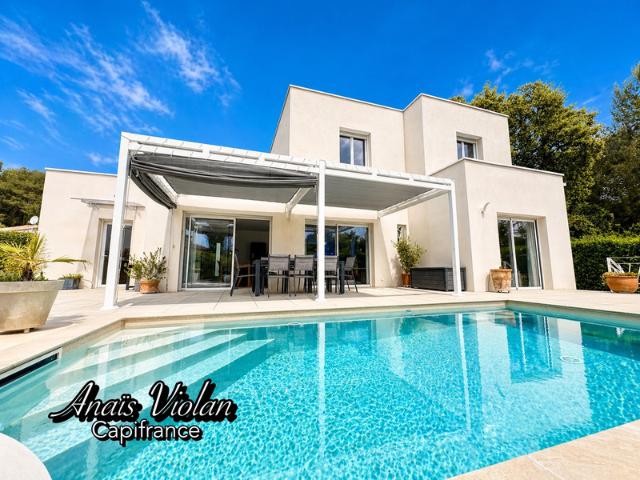 Villa d'exception à vendre 5 pièces avec piscine, jardin, terrasse et garage 34160