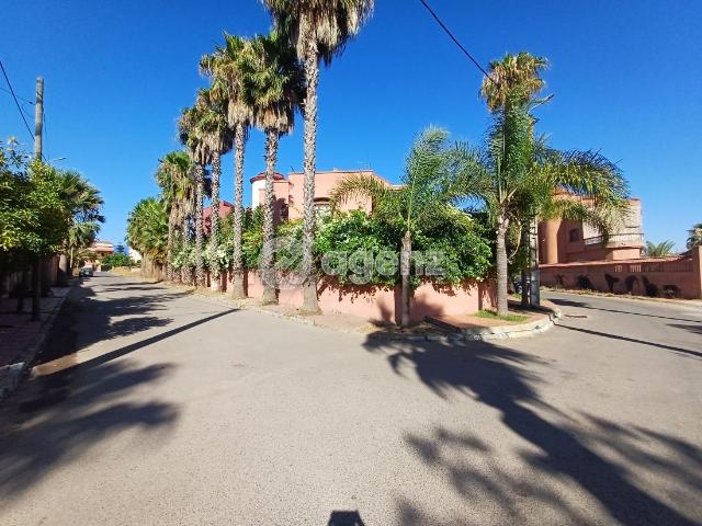 Villa à vendre 615 m², 5 chambres Benslimane