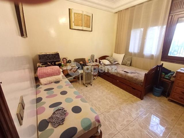 Villa à vendre 648 m², 7 chambres Hay Hassani Casablanca