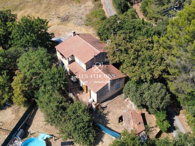 Villa à vendre 6 pièces d'environ 145 m2 sur 1036 m2
