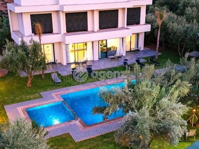 Villa à vendre 3 800 m², 12 chambres Tameslohte Al Haouz